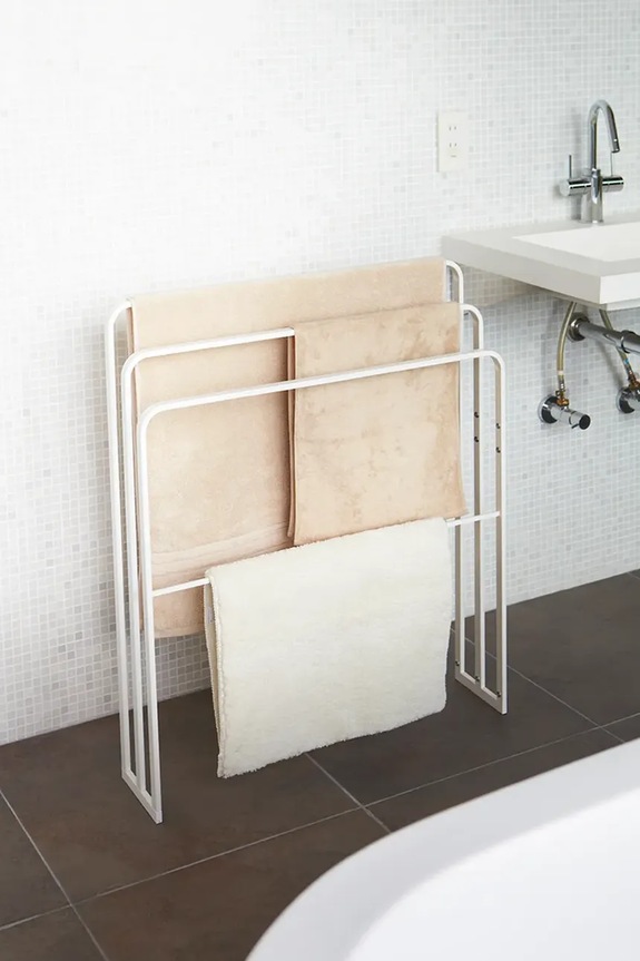 Łazienka Yamazaki wieszak na ręczniki Tower 4979 biały