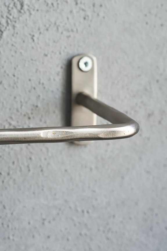 Kúpeľňa Vešiak na uteráky House Doctor HDWelo 61,5 cm 205345014 sivá