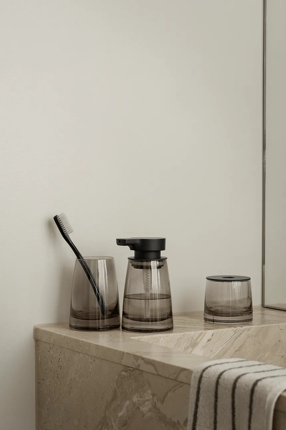 Blomus recipient pentru depozitare din sticlă colorată B67421 negru AA00
