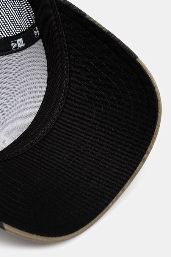 New Era - Czapka LEAGUE ESSENTIAL 9FORTY® EF TRUCKER zielony 11579473