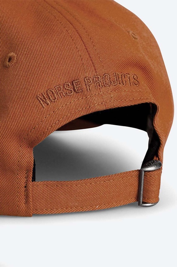 Bavlnená šiltovka Norse Projects hnedá N80.0001.5064