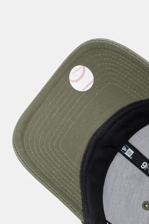 New Era bejzbalová čiapka bavlnená OUTLINE 9FORTY® zelená 60675521