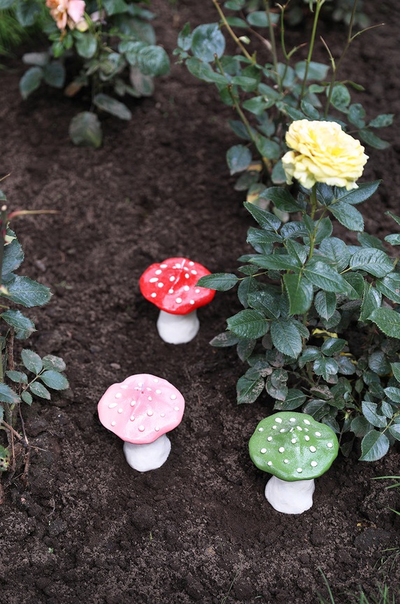 &k amsterdam świeca bezzapachowa Mushroom Dots 1093.01 różowy AA00