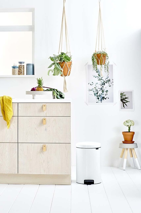 Koš za smeće Brabantia NewIcon 20 L 111846 bijela