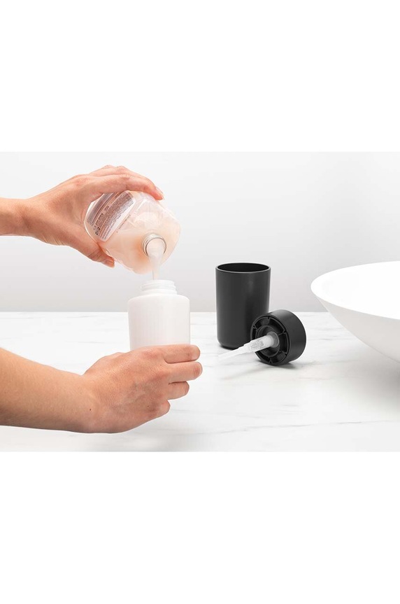 Dozator za sapun Brabantia ReNew 250 ml 280245. crna