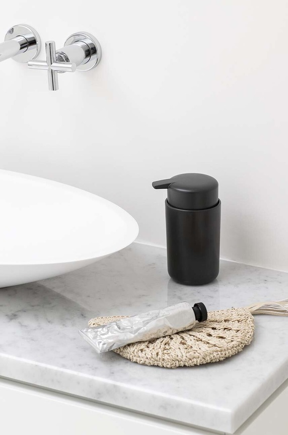 Dozator za sapun Brabantia ReNew 250 ml crna 280245.