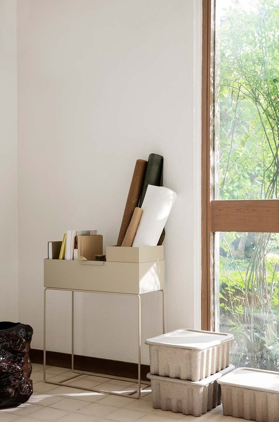 ferm LIVING donica ze stelażem Plant Box 60 x 65 x 25 cm 3217 szary AA00