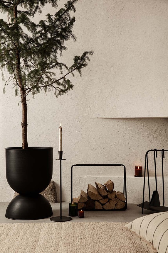 Ferm Living kosz na drewno Port Wood Basket S czarny 1104263210