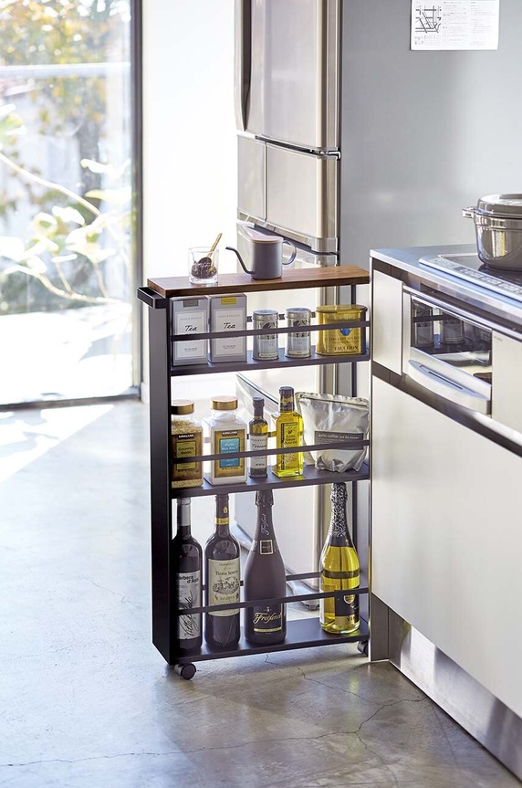 Βιβλιοθήκη με ρόδες Yamazaki Tower 3628 μαύρο