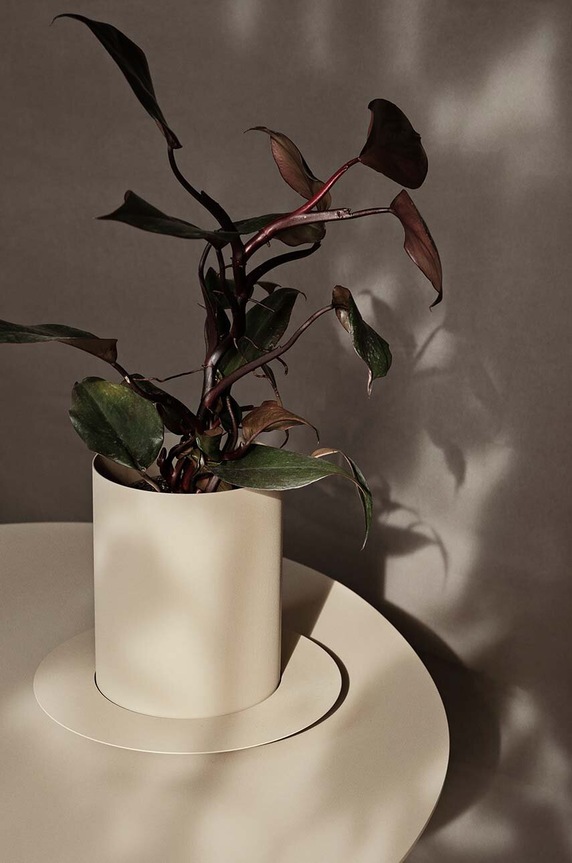 Подставка под цветочный горшок ferm LIVING Auran Pot S 1104269270 бежевый AA00
