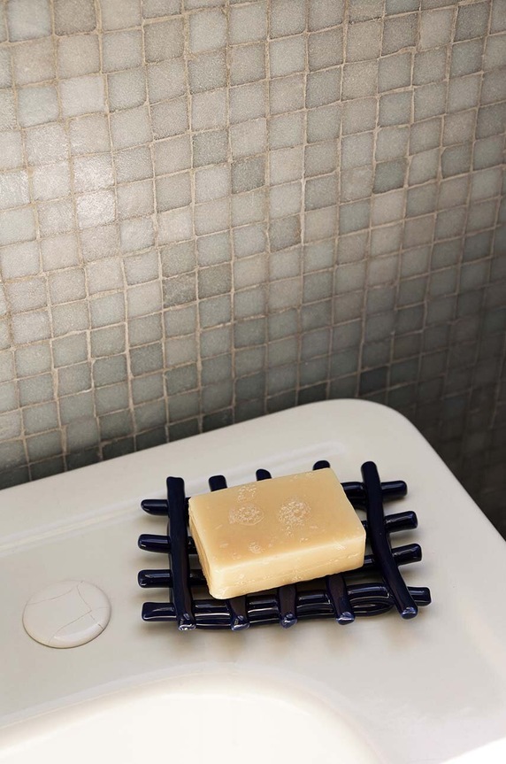 ferm LIVING portasapone Ceramic Soap Tray 1104266321 blu navy AA00