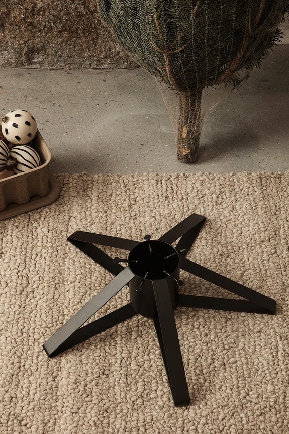 Lifestyle Ferm Living stojak na choinkę Tree Foot 24161 czarny