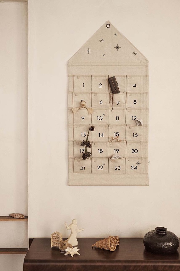 Ferm Living kalendarz adwentowy dla dzieci Star Christmas Calendar 1005192761 beżowy AA00