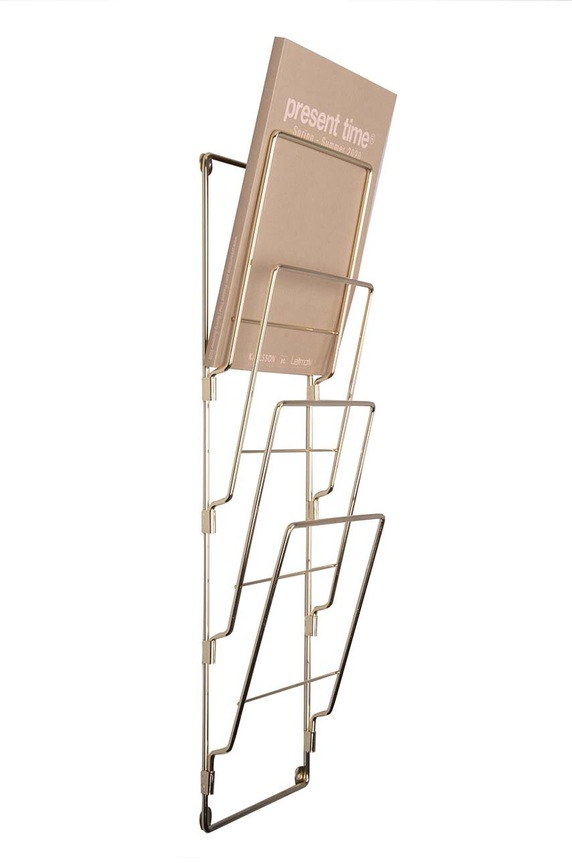Nástěnný držák na časopisy Present Time Rack Wire CR120GD vícebarevná AA00