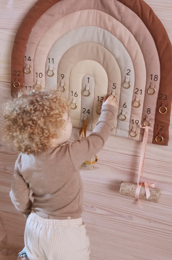 Адвент календарь для детей OYOY Rainbow Christmas Calendar M300185 мультиколор AA00