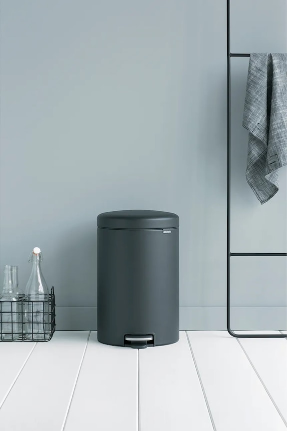 Brabantia kosz na śmieci NewIcon 20 L czarny 114182