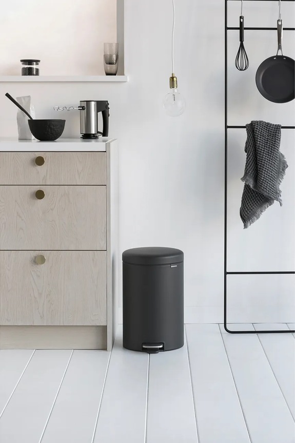 Brabantia kosz na śmieci NewIcon 20 L 114182 czarny