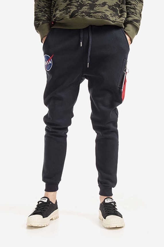 Tepláky Alpha Industries NASA Cargo Sweat Jogger nášivka tmavomodrá 118369.07