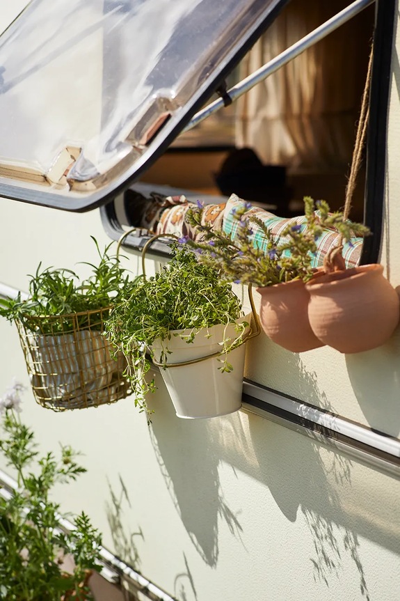 Клумба Madam Stoltz 20 x 24 cm 35876AB жёлтый AA00