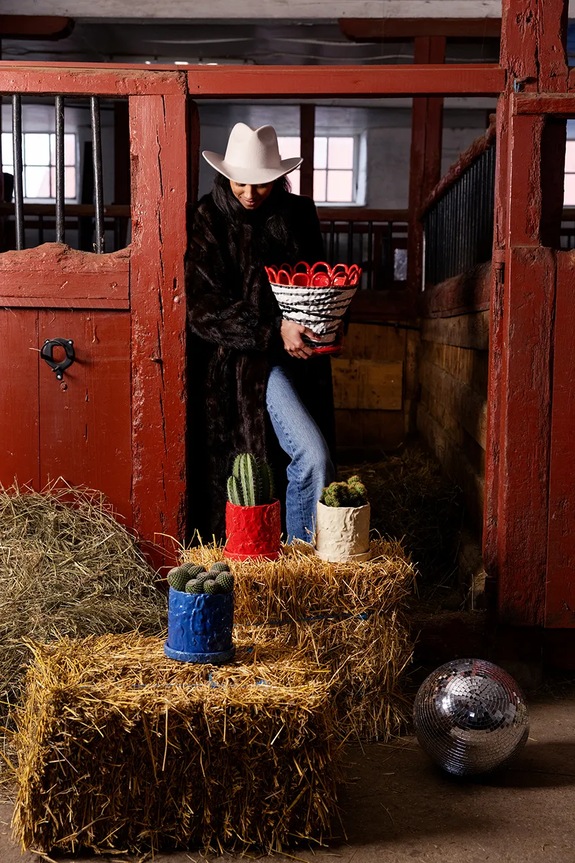 Byon vaso con sottovaso Muddy S/17,5 x 18 cm x Emma Widell rosso 5295303306