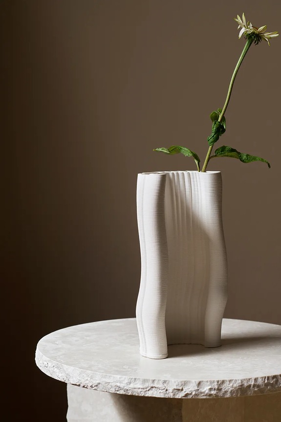 Декоративна ваза ferm LIVING Moire 1104266244 білий