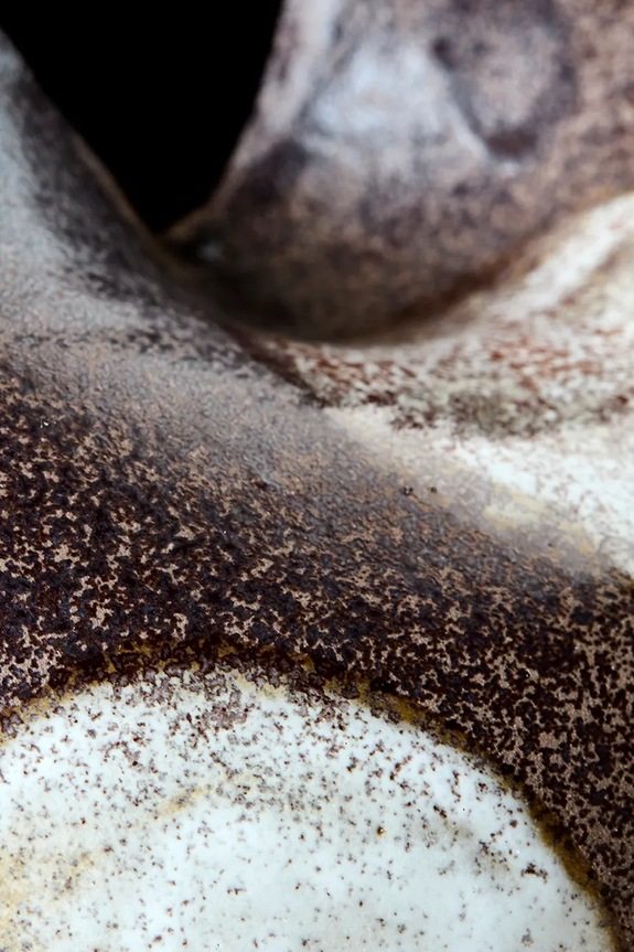 Dnevni boravak i spavaća soba Ukrasna vaza House Doctor HDExpo 19 cm 900000018 bordo