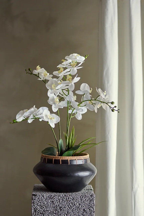 Obývacia izba a spálňa Umelá rastlina v kvetináči Bloomingville Orchid Plant 84 cm 82061501 viacfarebná