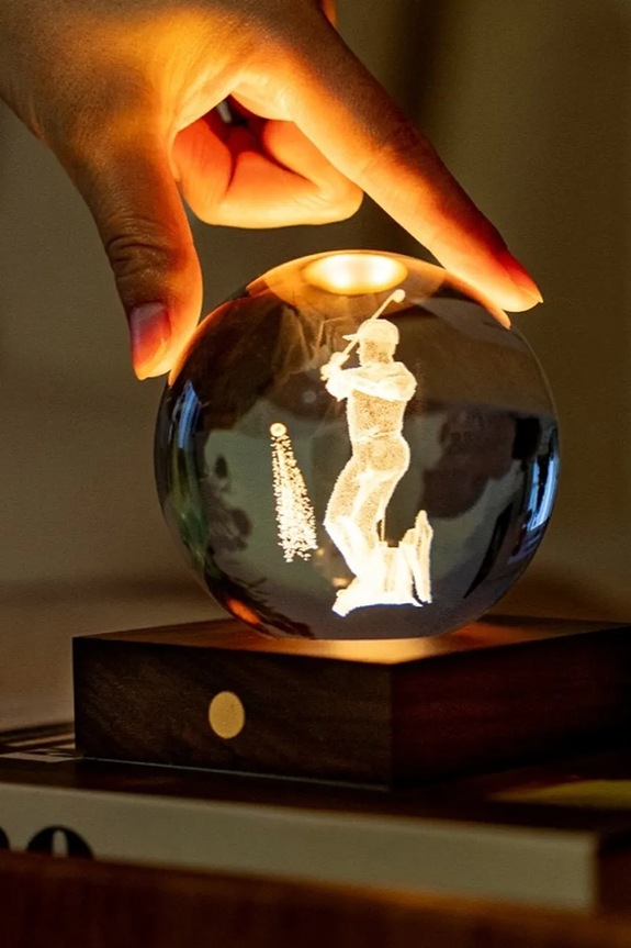 Bezdrôtová led dekoratívna lampa Gingko Design Amber Crystal Light 9,5 x 8 x 8 cm hnedá G025GO