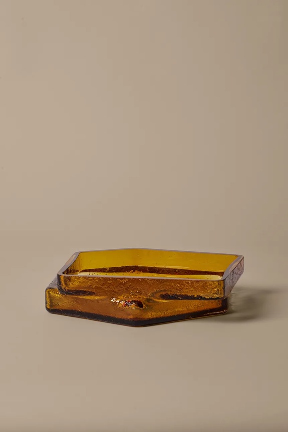 Salon i sypialnia Ferm Living taca dekoracyjna ze szkła barwionego 7 x 30 x 29 cm 1104272516 żółty