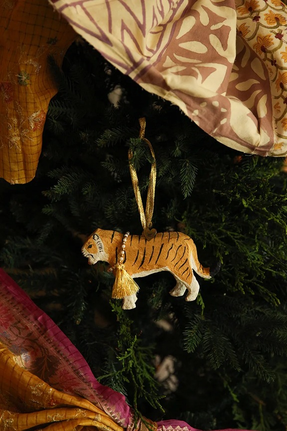 Lifestyle Doing Goods karácsonyi dekoráció Tinsel Tiger Ornament 1.60.50.045.110.3 többszínű