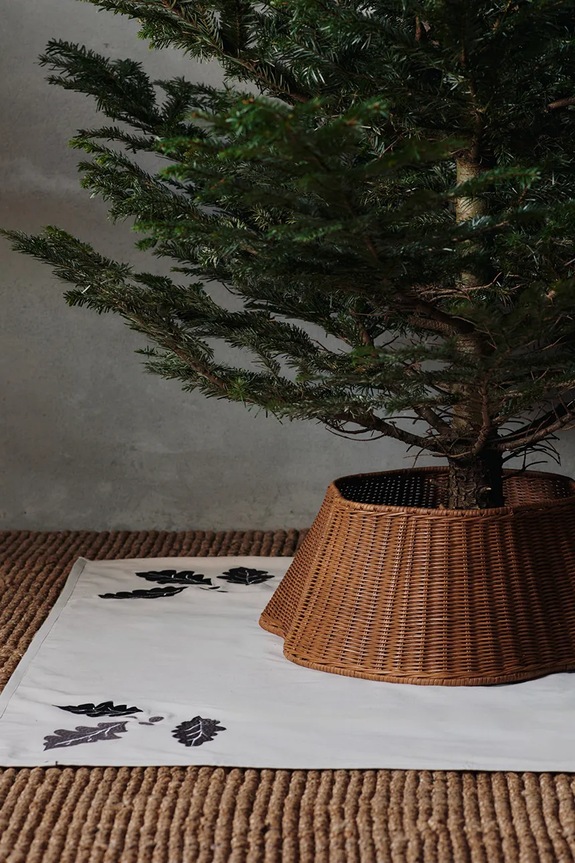 Košara za božićno drvce ferm LIVING Drape 53 x 54 x 21 cm bež 1104271818