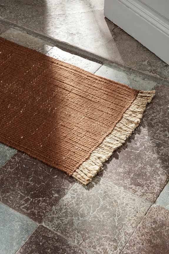 Koberec ferm LIVING Block Mat 1104264787 hnedá AA00