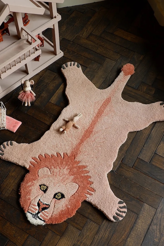 Doing Goods gyapjú szőnyeg Pinky Lion Rug 1.45.10.042.030.3 rózsaszín