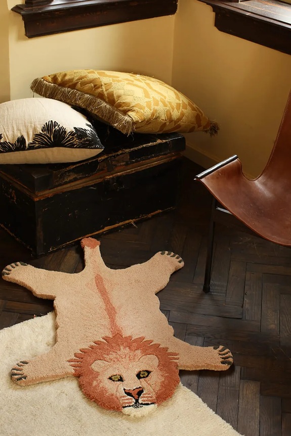 Doing Goods gyapjú szőnyeg Pinky Lion Rug 1.45.10.042.030.3