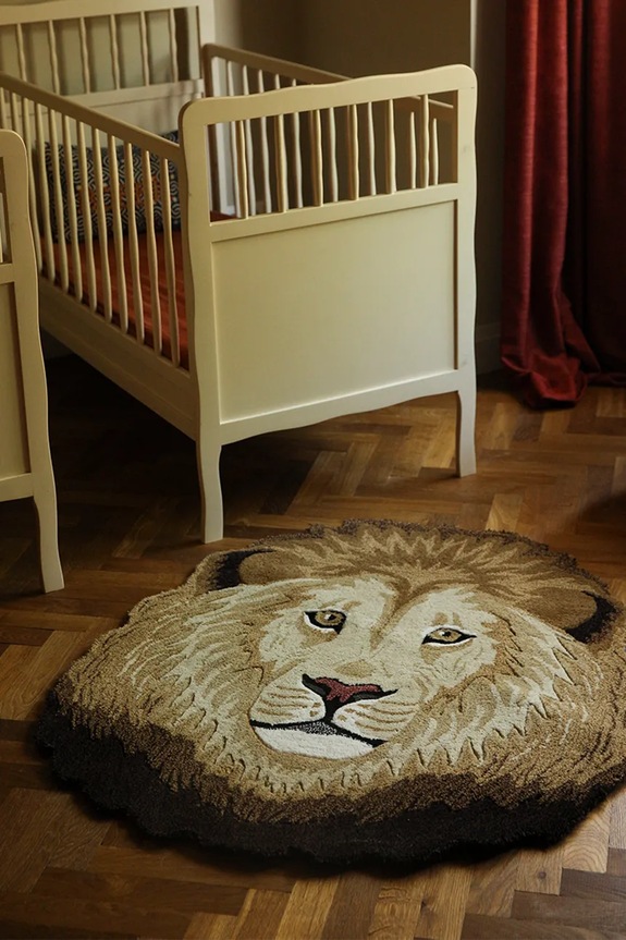 Nappali és hálószoba Doing Goods gyapjú szőnyeg Ari Lion Head 113 x 95 cm 1.45.10.092.700.5 többszínű