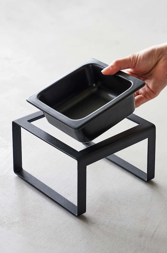 Zdjelica za kućnog ljubimca s postoljem Yamazaki Tower 5817 crna AA00