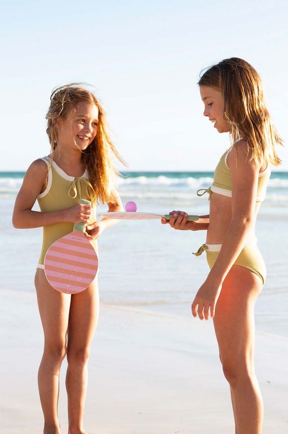 Σετ ρακέτες παραλίας και μπάλες SunnyLife Sea Seeker Strawberry S3WKBASB