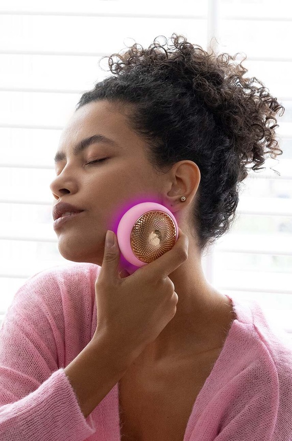 Home SPA FOREO dispozitiv pentru aplicarea măștilor și terapie cu lumină UFO™ 3 F1511 roz