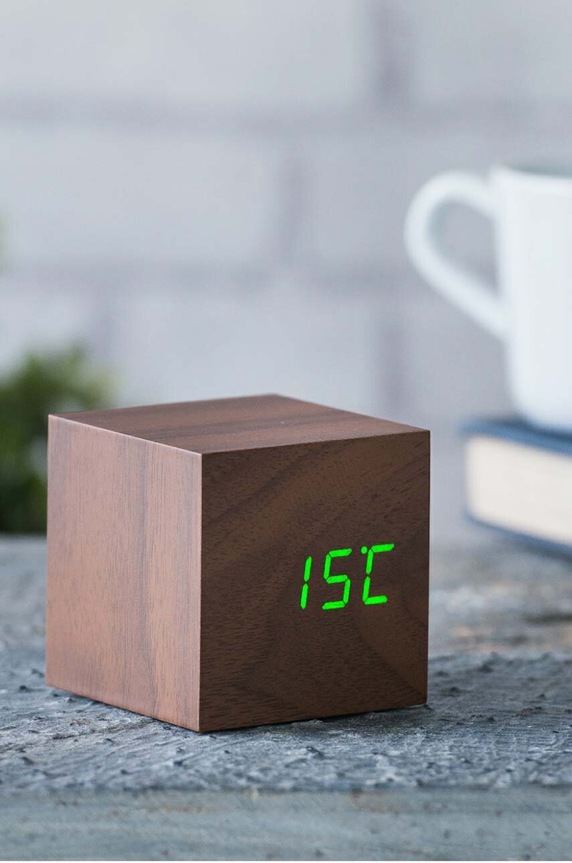 Living și dormitor Gingko Design ceas de masă Cube Click Clock GK08G8 maro