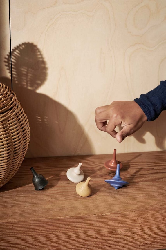 Ferm Living zabawka bączek Spin Tops 5-pack 1104268224 multicolor AA00