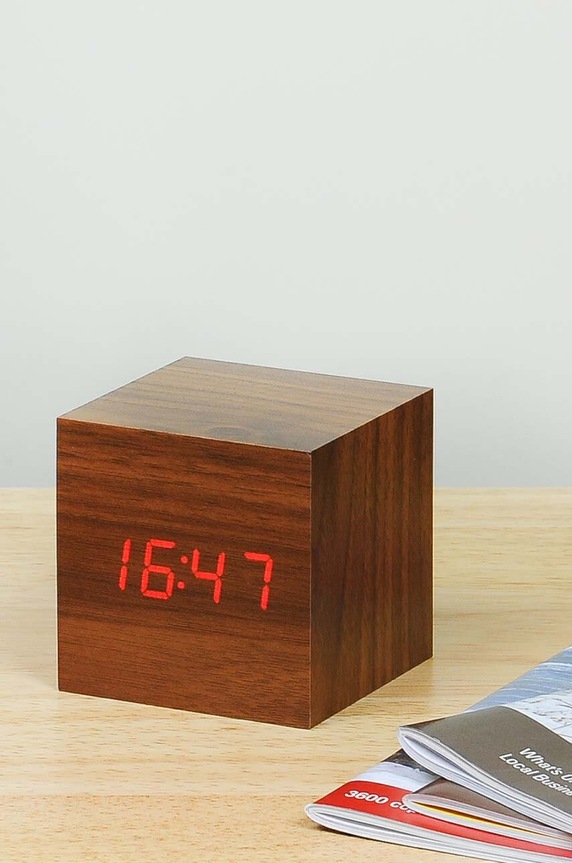 Επιτραπέζιο ρολόι Gingko Design Cube Click Clock GK08R8 μπεζ AA00
