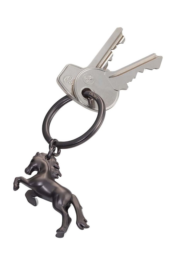 TROIKA kulcstartó Wild Horse TRKR21.02.GM fekete AA00