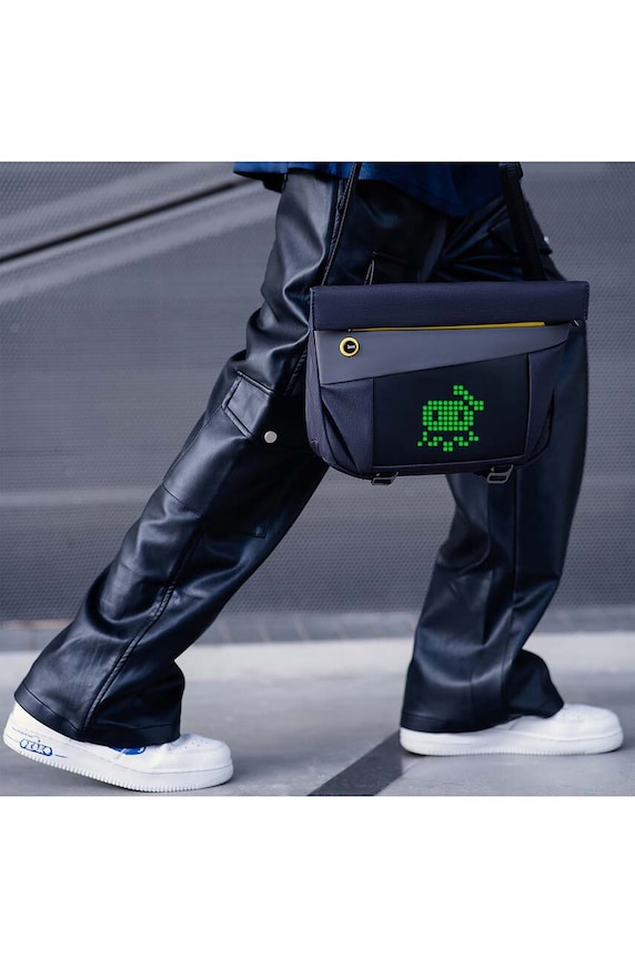Divoom borsetă cu afișare pixel art SlingBag - V negru 6958444603803