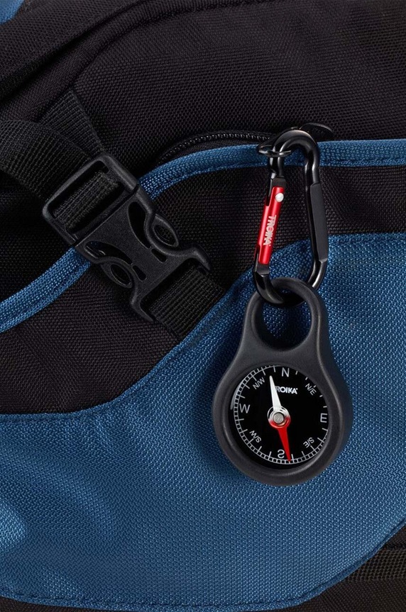 Privjesak TROIKA Wegweiser crna TRCOS10.BK