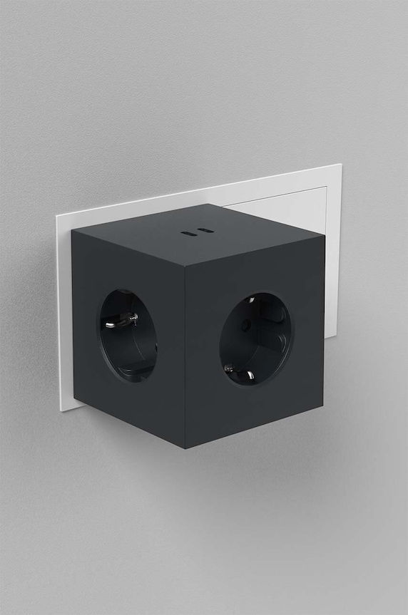 Decor Zásuvka Avolt Square 2 USB-C SQ2.EUFC30.WMSB. čierna