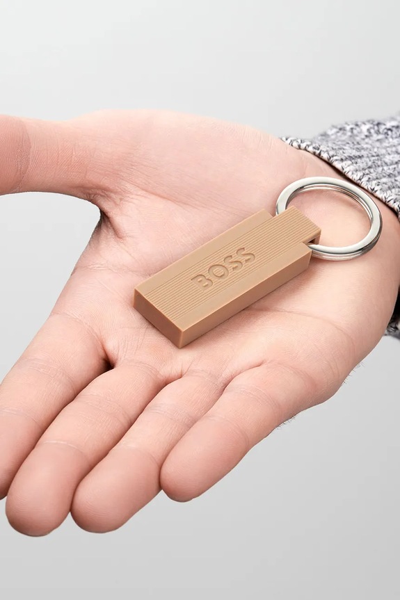 Μπρελόκ BOSS Edge Iconic Camel HAK421X