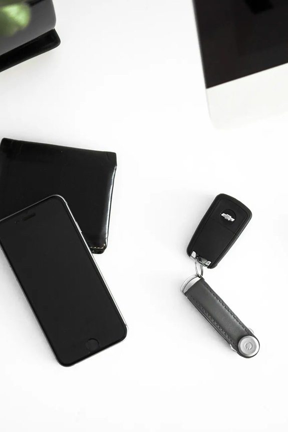 Orbitkey etui na klucze Leather 8,5 cm szary LTHO.2.CCGY