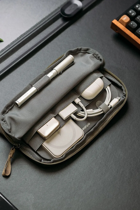 Cestovný organizér 2v1 Orbitkey Tech Pouch 23 x 14 x 8 cm WTP1.OLV.109