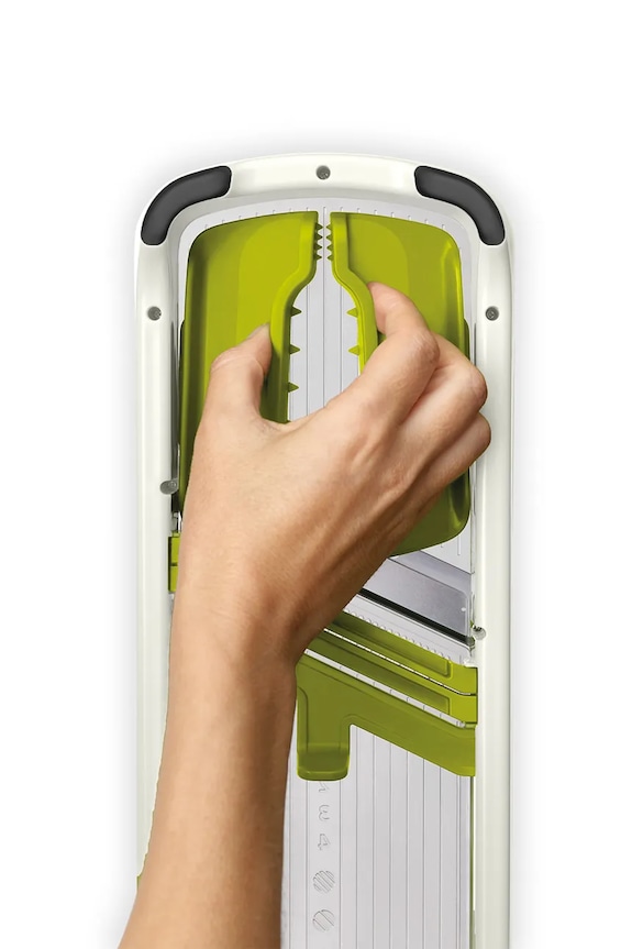 Joseph Joseph zöldség szeletelő Multi-Grip Plus 38 cm 20186. többszínű AA00