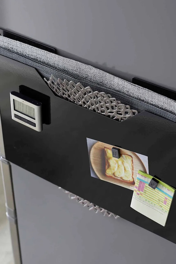Kuchnia i bar Yamazaki organizer magnetyczny na lodówkę ze stali 50,5 x 2,5 x 36,5 cm 4887. czarny